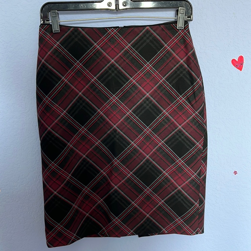Black, red and gray pencil skirt.